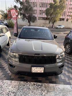 جیپ گراند شیرۆکی
